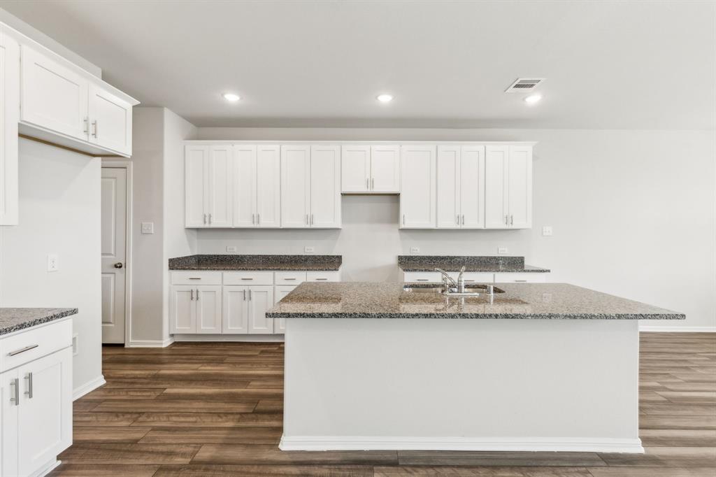 600 Rusty Spurs Place Weston, TX 75009 - Photo 3 of 39