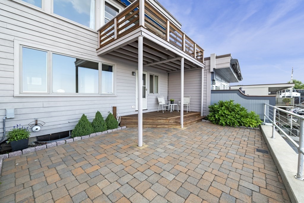 7 Mariners Lane Marblehead, MA 01945 - Photo 20 of 29 Gallery Image 20