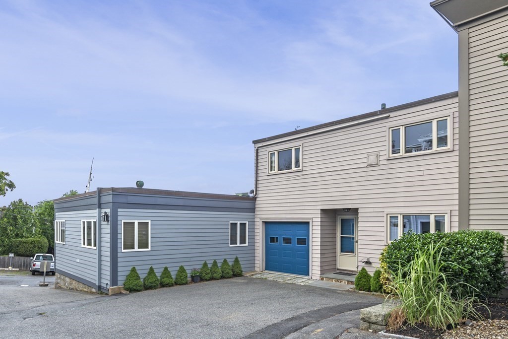 7 Mariners Lane Marblehead, MA 01945 - Photo 2 of 29 Gallery Image 2