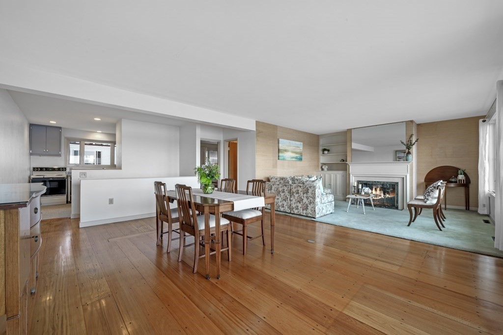 7 Mariners Lane Marblehead, MA 01945 - Photo 6 of 29 Gallery Image 6