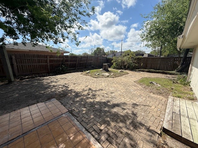 6410 Clearlake Circle Corpus Christi, TX 78413 - Photo 18 of 20 a backyard of a house