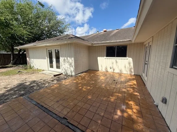 $2,495 | 6410 Clearlake Circle, Corpus Christi, TX 78413