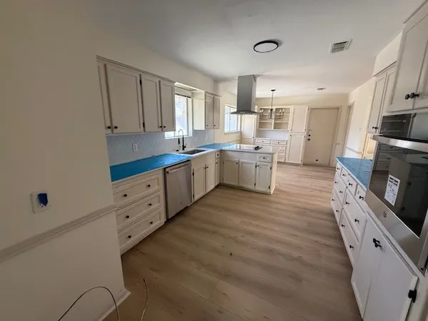 $2,495 | 6410 Clearlake Circle, Corpus Christi, TX 78413