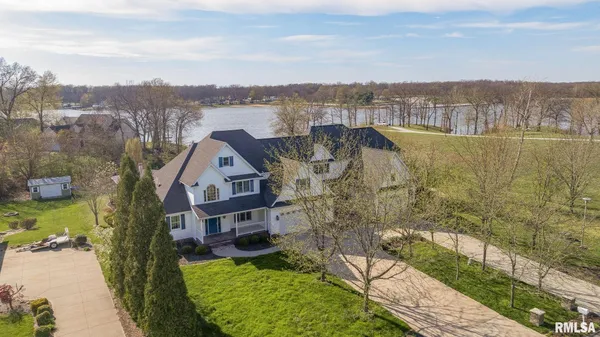 $990,000 | 2407 Eastwood Drive, Taylorville, IL 62568