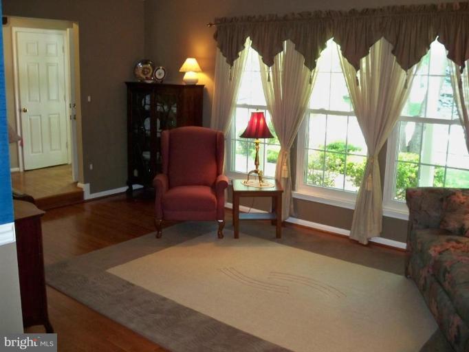830 Potomac Ridge Court Sterling, VA 20164 - Photo 10 of 16 Front living room