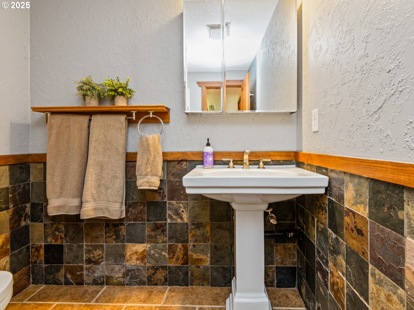 28282 Southwest Mountain Road West Linn, OR 97068 - Photo 32 of 45 Den/Office