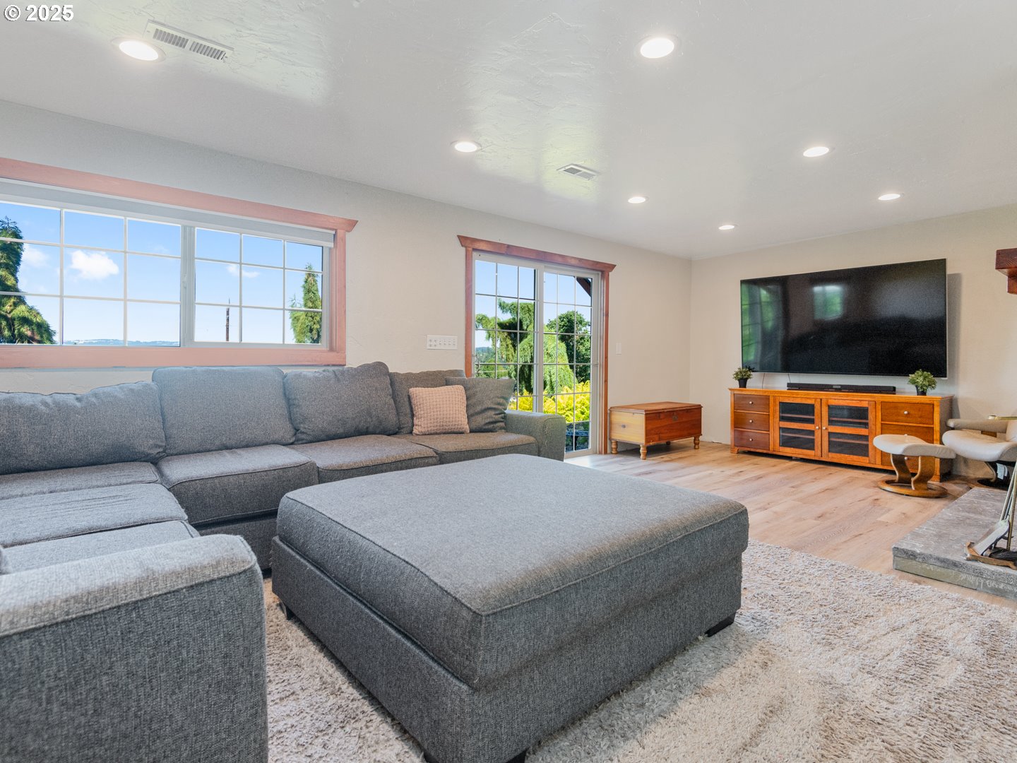 28282 Southwest Mountain Road West Linn, OR 97068 - Photo 33 of 45 Barn