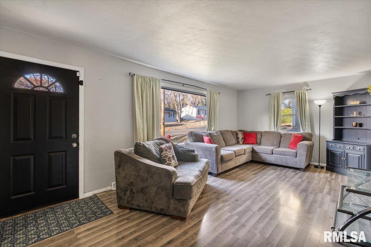 337 5th St Court Silvis, IL 61282 - Photo 13 of 42