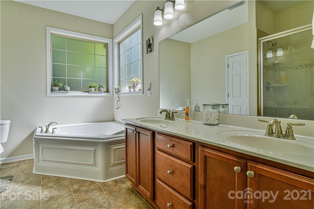 39 Vintage Road Candler, NC 28715 - Photo 14 of 21 Gallery Image 14
