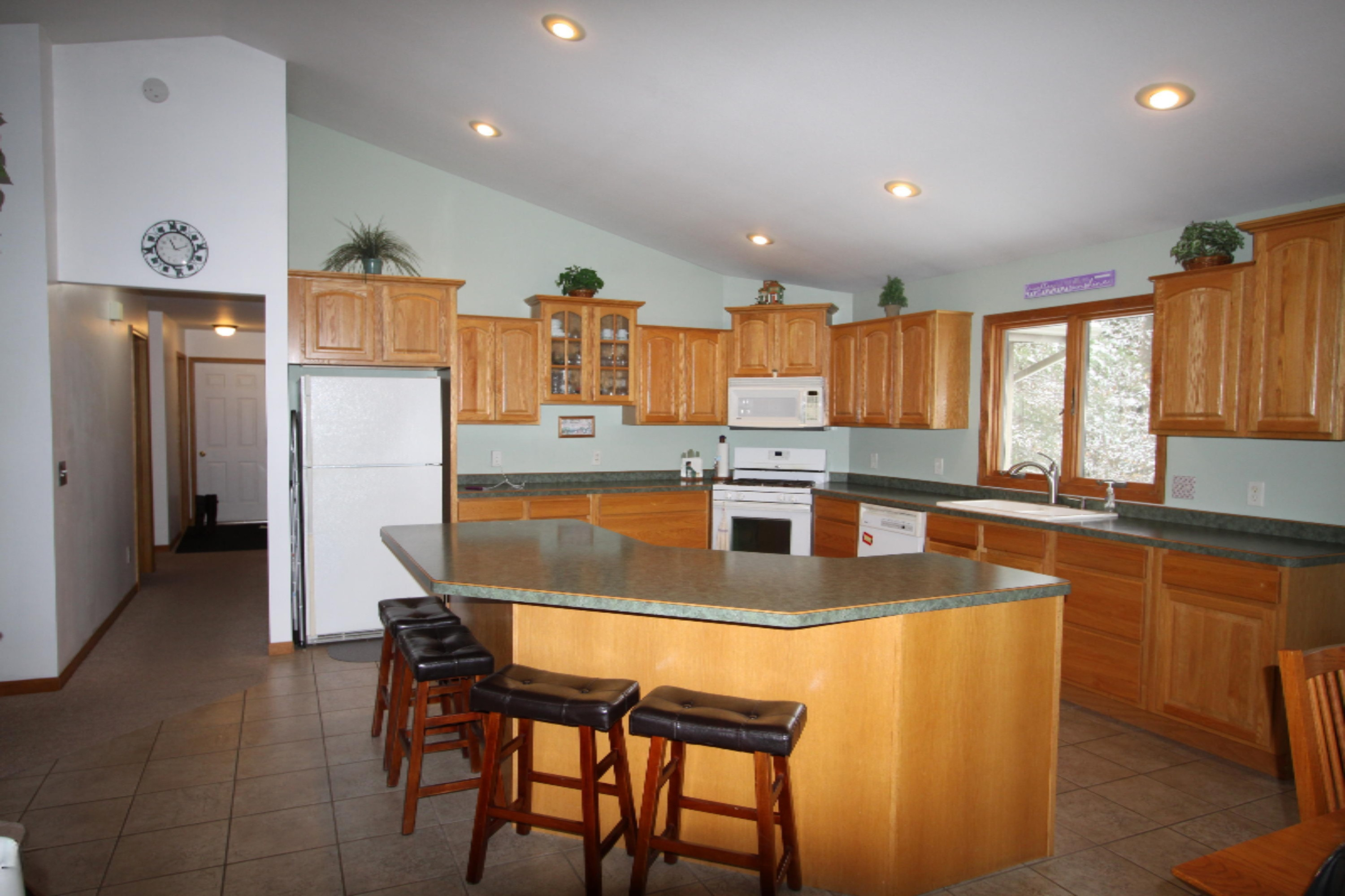 5718 North Weber Road Whitehall, MI 49461 - Photo 5 of 47 IMG_1460