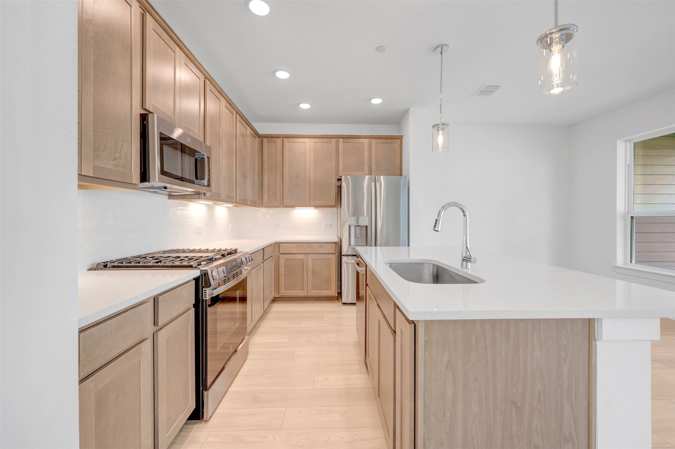 1012 B Brickell Loop Austin, TX 78744 - Photo 3 of 23 Kitchen