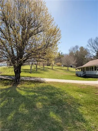 $289,900 | 1759 Grandview Drive, Sparta, NC 28675
