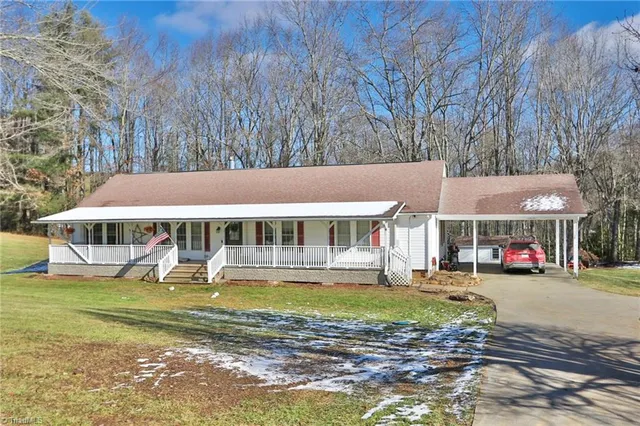 $312,500 | 1759 Grandview Drive, Sparta, NC 28675