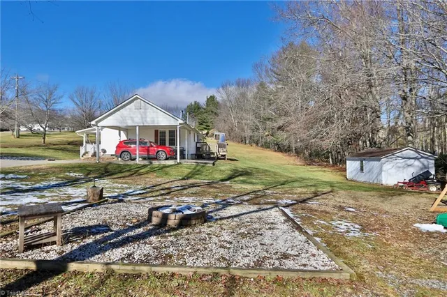 $299,900 | 1759 Grandview Drive, Sparta, NC 28675