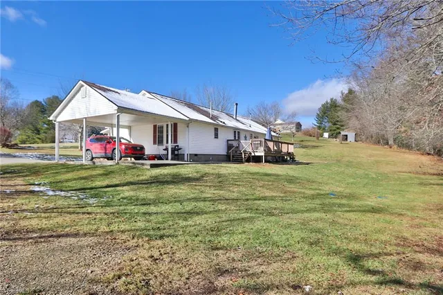 $299,900 | 1759 Grandview Drive, Sparta, NC 28675