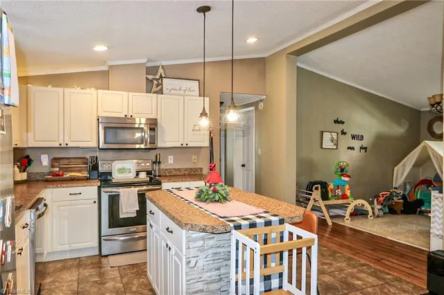 $312,500 | 1759 Grandview Drive, Sparta, NC 28675