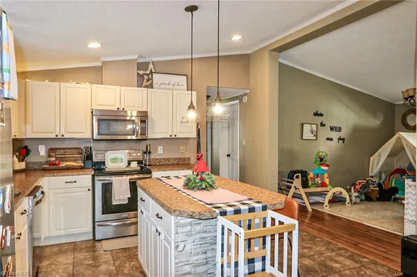 $282,000 | 1759 Grandview Drive, Sparta, NC 28675