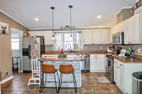$282,000 | 1759 Grandview Drive, Sparta, NC 28675