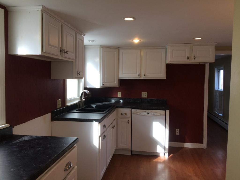 31 Green Street Rochester, NH 03868 - Photo 2 of 36