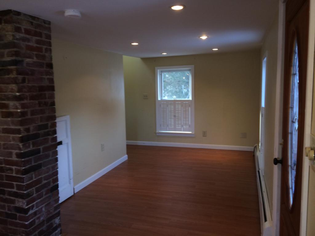 31 Green Street Rochester, NH 03868 - Photo 3 of 36