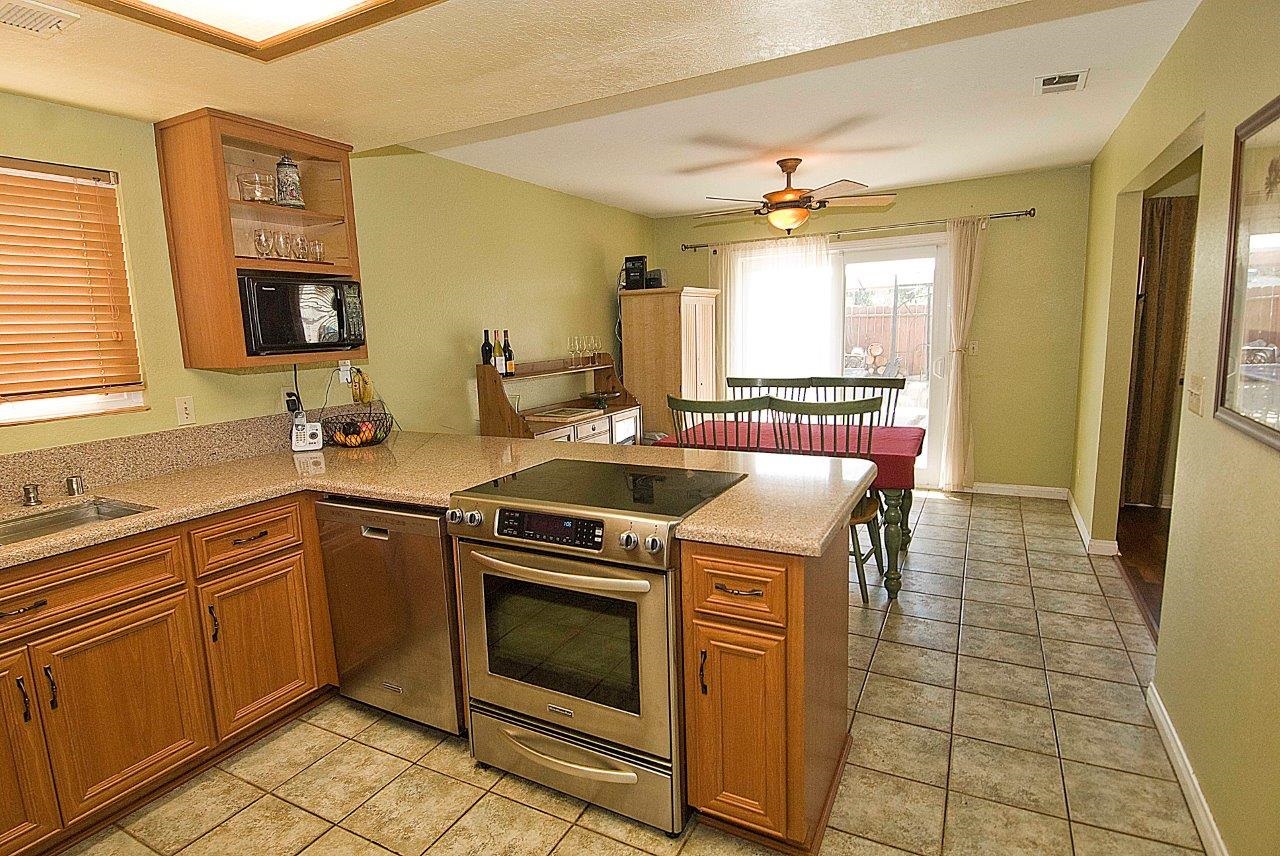 303 Lion Valley Road Escondido, CA 92027 - Photo 6 of 23 Gallery Image 6