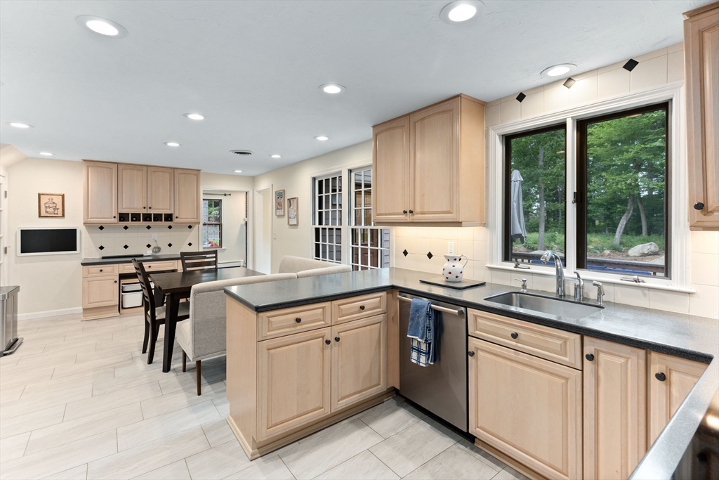 1 Montaup Road Sharon, MA 02067 - Photo 8 of 42