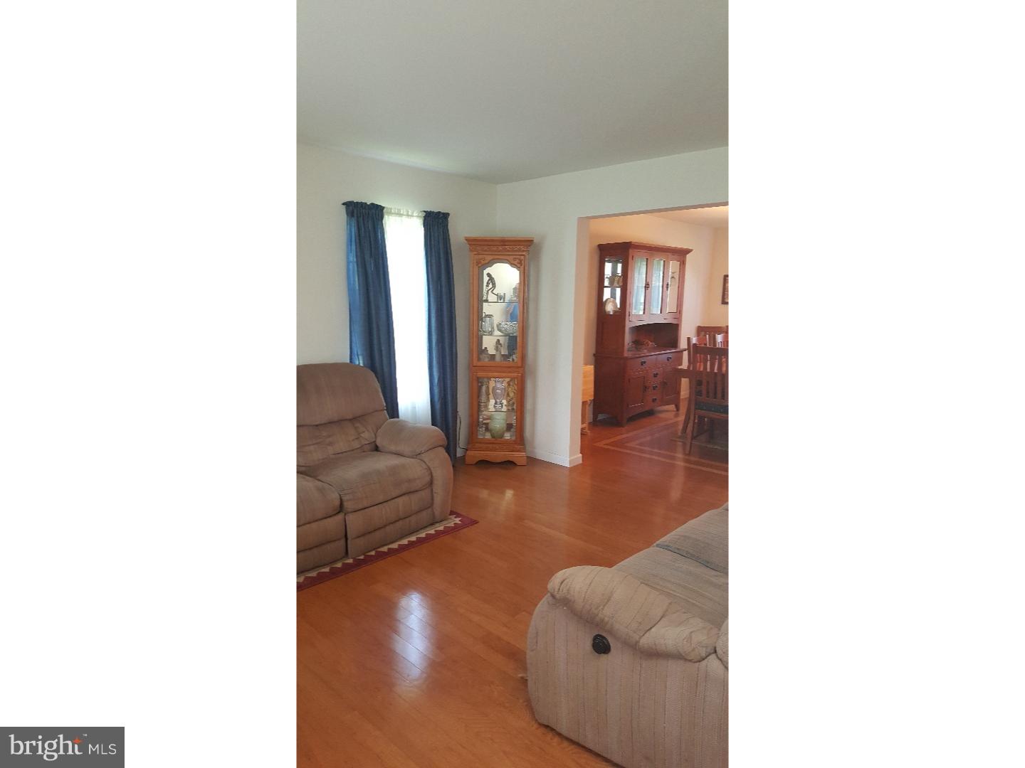 2515 Rhoads Road Gilbertsville, PA 19525 - Photo 3 of 16 Living Room