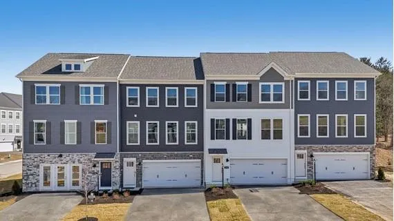 $385,340 | 305 Alliance Drive, Harmony, PA 16037