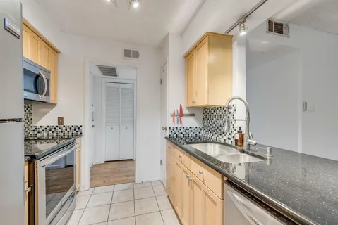 $1,695 | 4845 Cedar Springs Road, Unit 368, Dallas, TX 75219