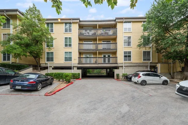 $1,695 | 4845 Cedar Springs Road, Unit 368, Dallas, TX 75219
