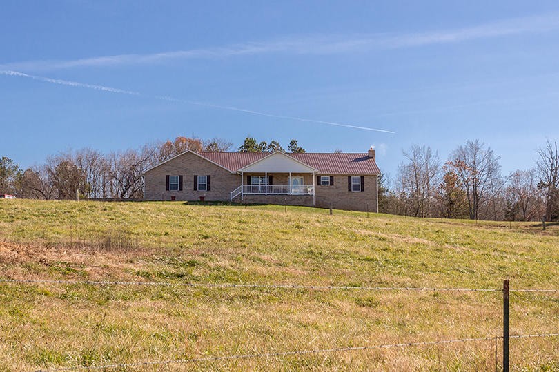 4799 Ross Road Philadelphia, TN 37846 - Photo 28 of 31 a front view of house with yard