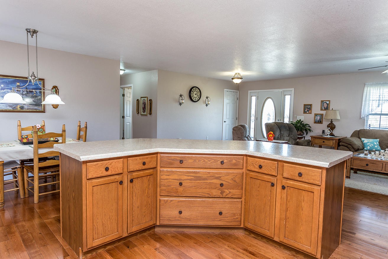 4799 Ross Road Philadelphia, TN 37846 - Photo 6 of 31 a kitchen with cabinets oven and a sink