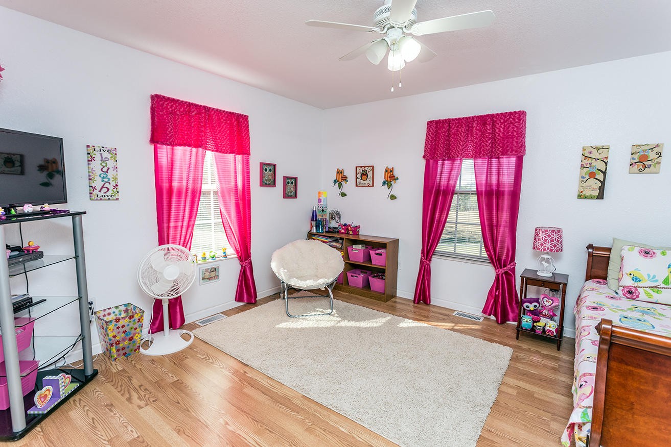 4799 Ross Road Philadelphia, TN 37846 - Photo 9 of 31 a view of a room with gaming equipment