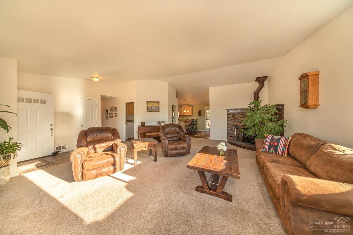 3060 Southeast Yuma Road Prineville, OR 97754 - Photo 4 of 25 Additional Photo