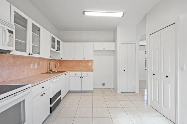$445,000 | 8520 Northwest 139th Terrace, Unit 1602, Miami Lakes, FL 33016