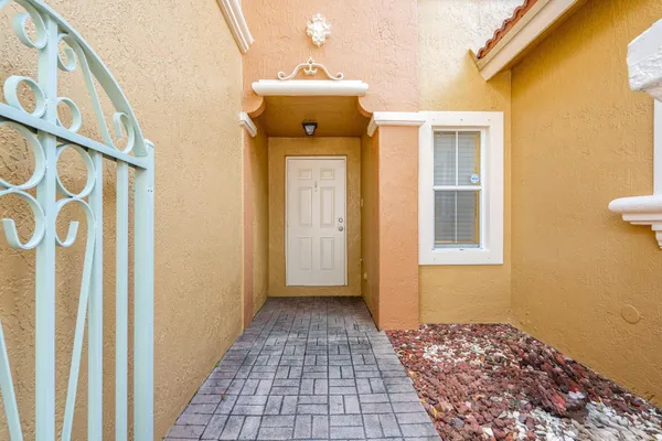 $445,000 | 8520 Northwest 139th Terrace, Unit 1602, Miami Lakes, FL 33016