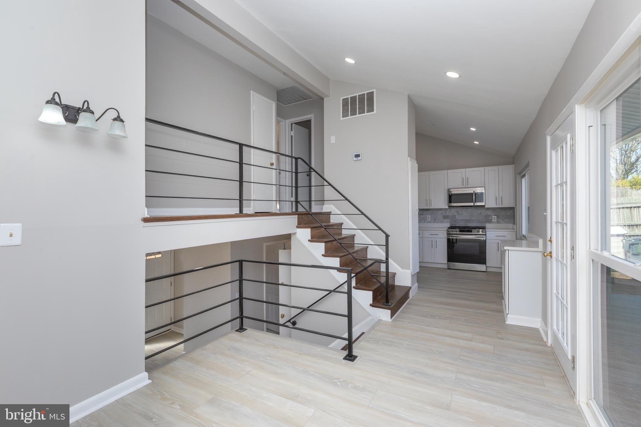6324 Beryl Road Alexandria, VA 22312 - Photo 13 of 55