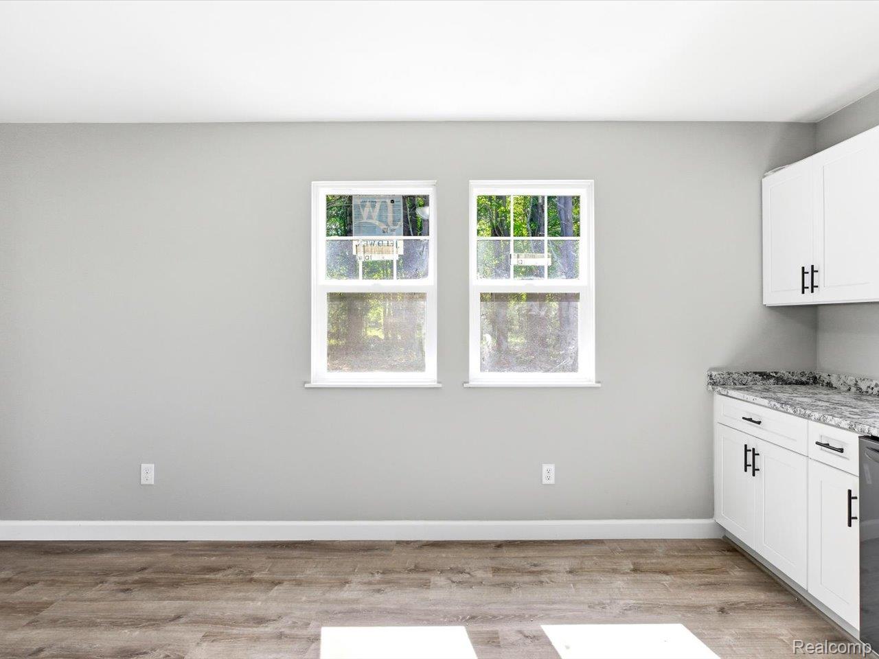 2921 Beach Road Port Huron, MI 48060 - Photo 17 of 29 14-2921 Beach Rd (14).jpg