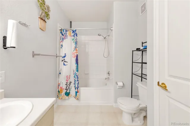 $425,000 | 8456 South Hoyt Way, Unit 301, Littleton, CO 80128