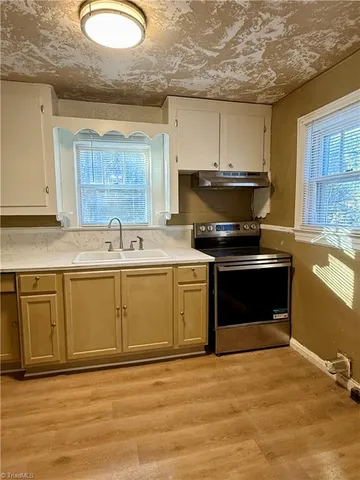 $180,000 | 413 Greenwood Drive, High Point, NC 27262