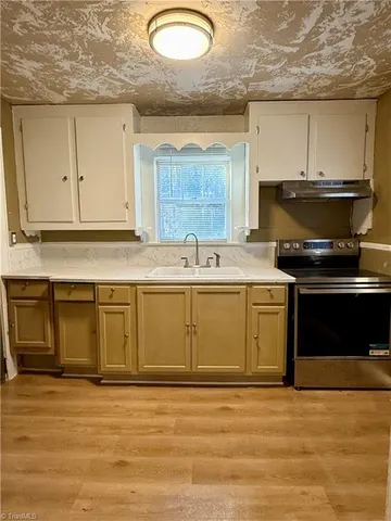 $180,000 | 413 Greenwood Drive, High Point, NC 27262