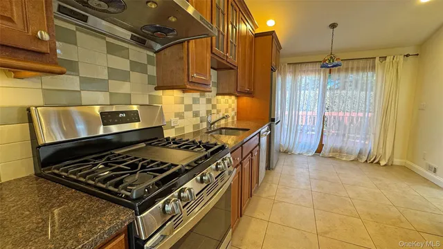 $8,200 | 11 Country Ridge Drive, Rye Brook, NY 10573