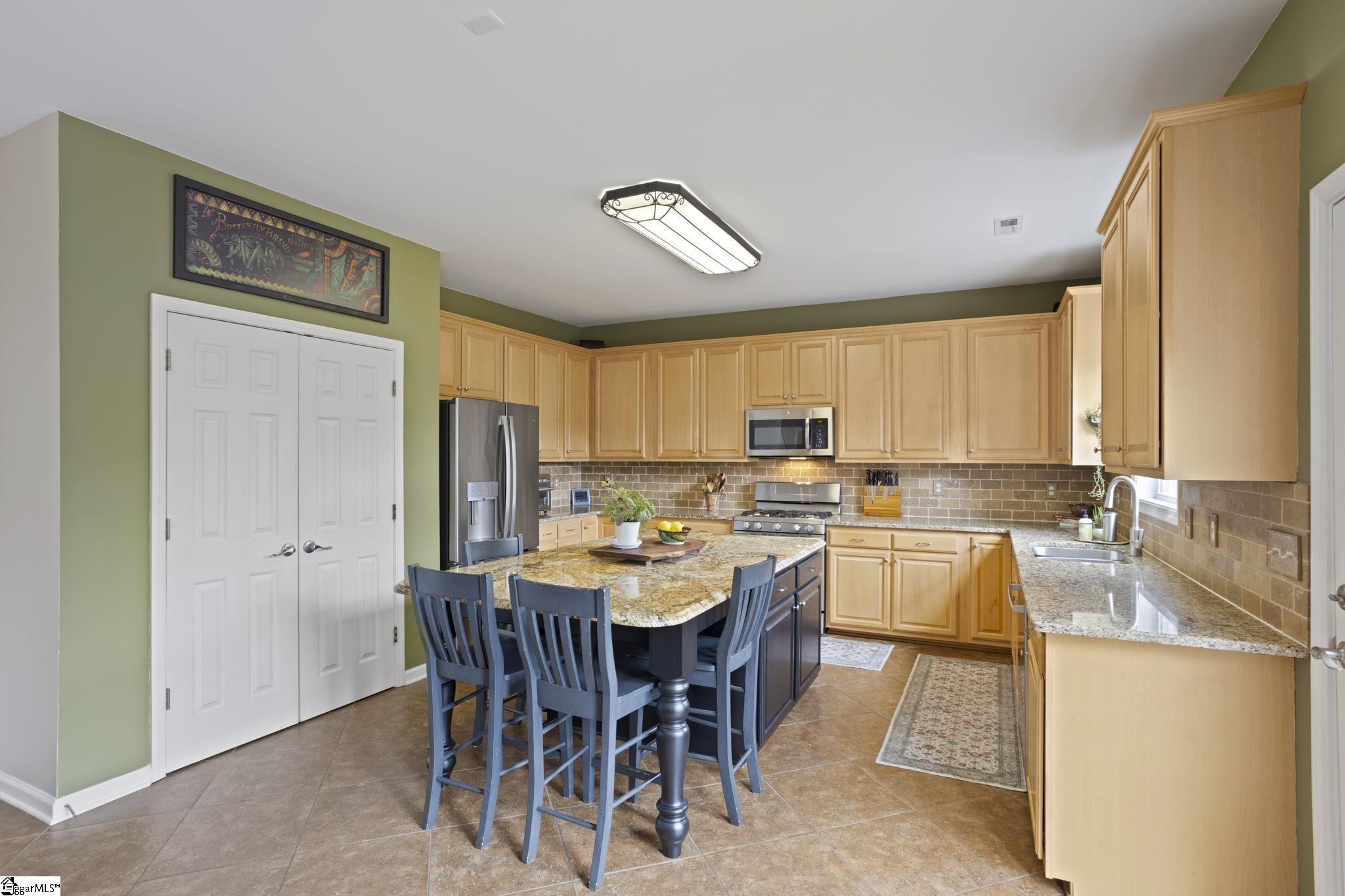 210 Ackerman Court Greenville, SC 29607 - Photo 13 of 36 Gallery Image 13