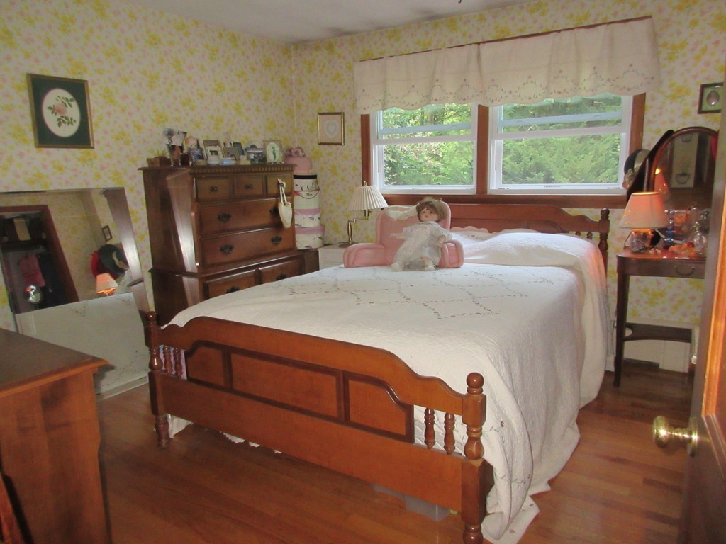 497 Montgomery Road Westfield, MA 01085 - Photo 12 of 20 Gallery Image 12
