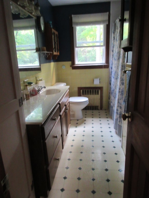 497 Montgomery Road Westfield, MA 01085 - Photo 8 of 20 Gallery Image 8