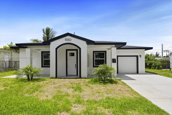 $4,650 | 930 34th Street, West Palm Beach, FL 33407