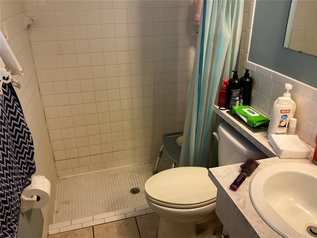 3900 Edgemont Drive New Port Richey, FL 34652 - Photo 8 of 13 Gallery Image 8
