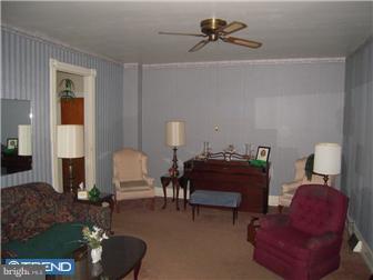 933 Robeson Street Reading, PA 19604 - Photo 2 of 11 Gallery Image 2