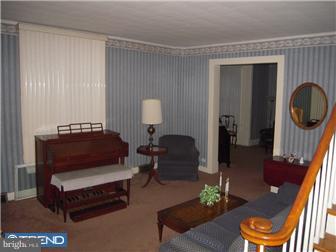 933 Robeson Street Reading, PA 19604 - Photo 4 of 11 Gallery Image 4