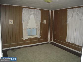 933 Robeson Street Reading, PA 19604 - Photo 5 of 11 Gallery Image 5